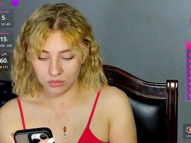 Wild-Angel777 free chat on liveonude Image 4