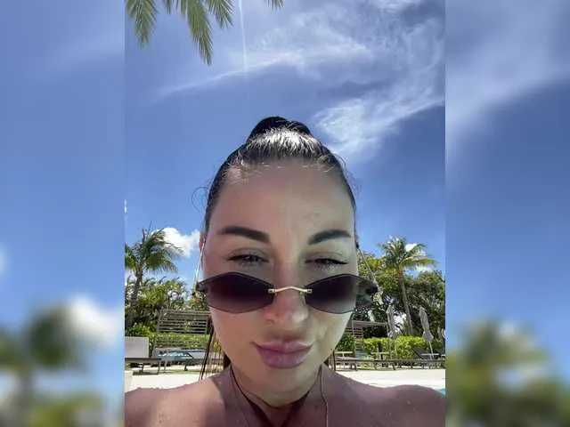 PinkFoxya free chat on liveonude Image 2