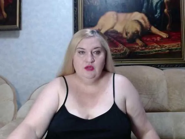 xunybany free chat on liveonude Image 4