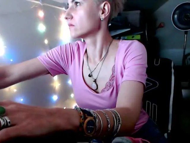 DiamondJo free chat on liveonude Image 3