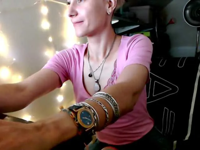 DiamondJo free chat on liveonude Image 4