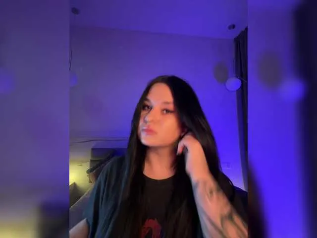 WhoreMira free chat on liveonude