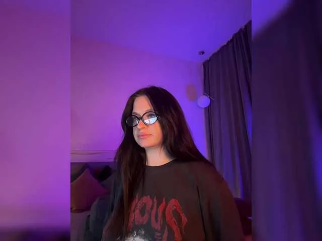 roxyheartley free chat on liveonude Image 10