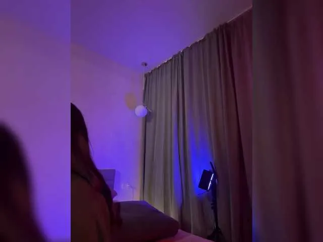 roxyheartley free chat on liveonude Image 18