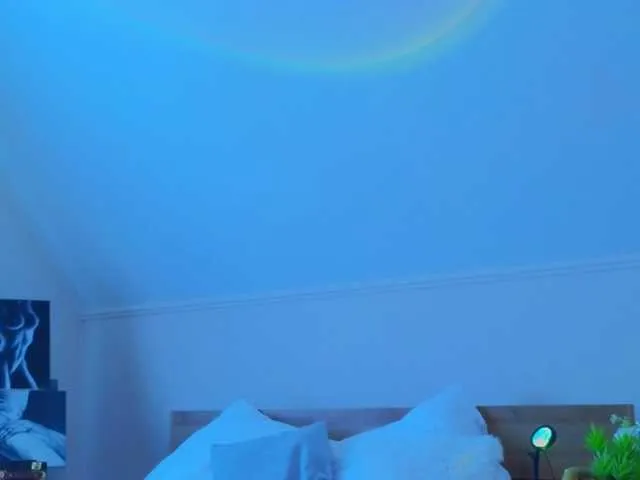 escar_let free chat on liveonude Image 9