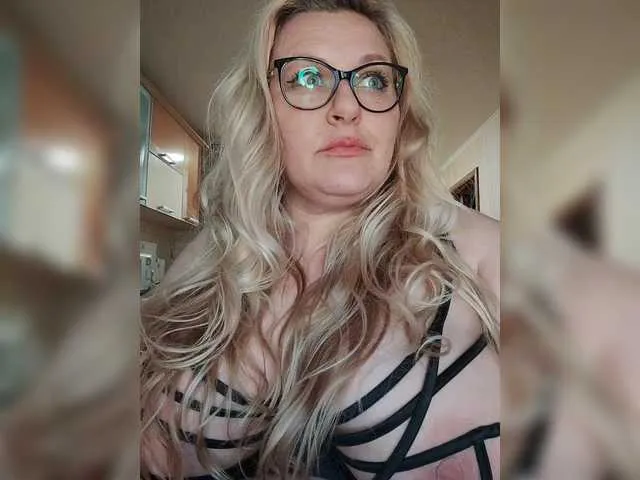 xunybany free chat on liveonude Image 4