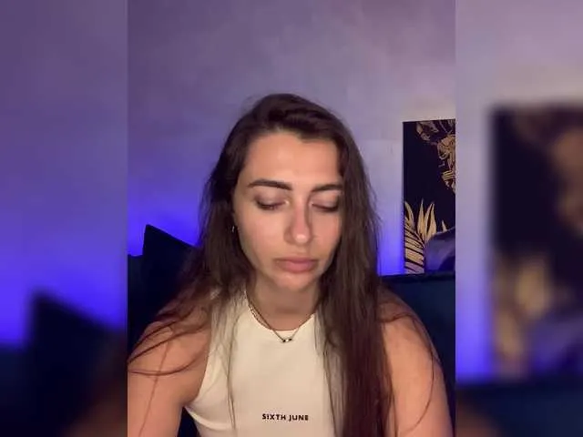 HEYBANANA free chat on liveonude Image 12