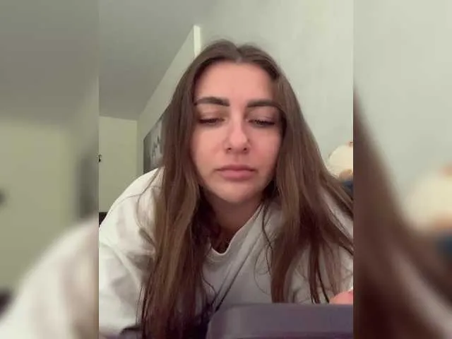 HEYBANANA free chat on liveonude Image 2