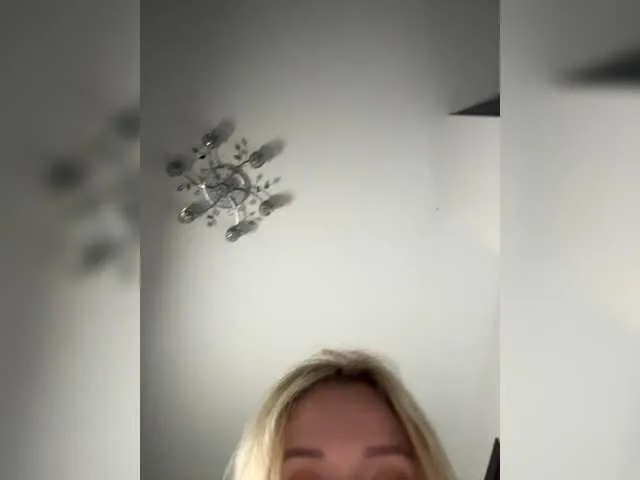 bigclit_isa free chat on liveonude Image 10