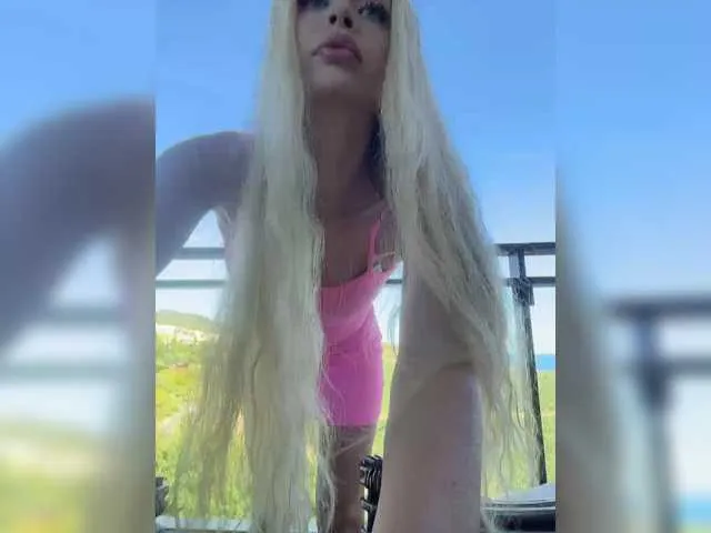 bigclit_isa free chat on liveonude Image 11