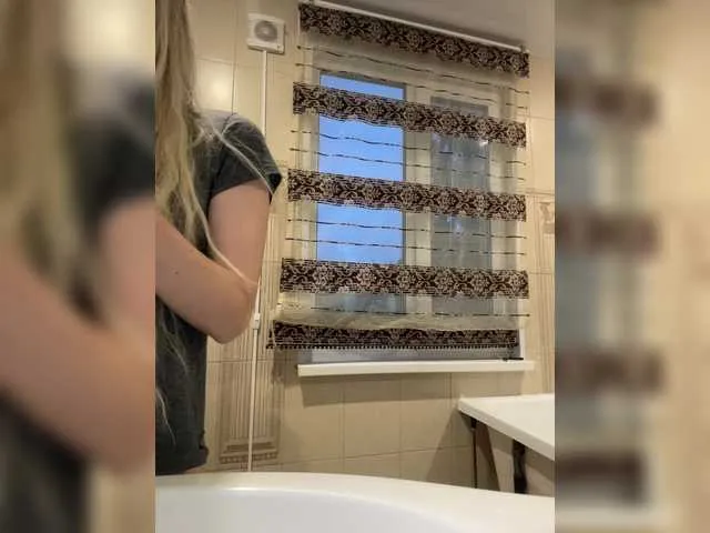 bigclit_isa free chat on liveonude Image 4