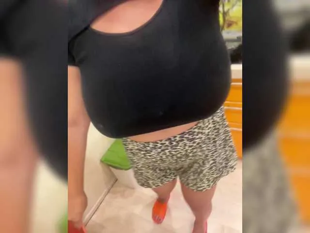 xunybany free chat on liveonude Image 10