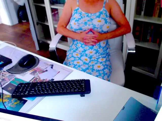 xunybany free chat on liveonude Image 10