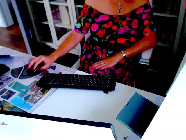 xunybany free chat on liveonude Image 12