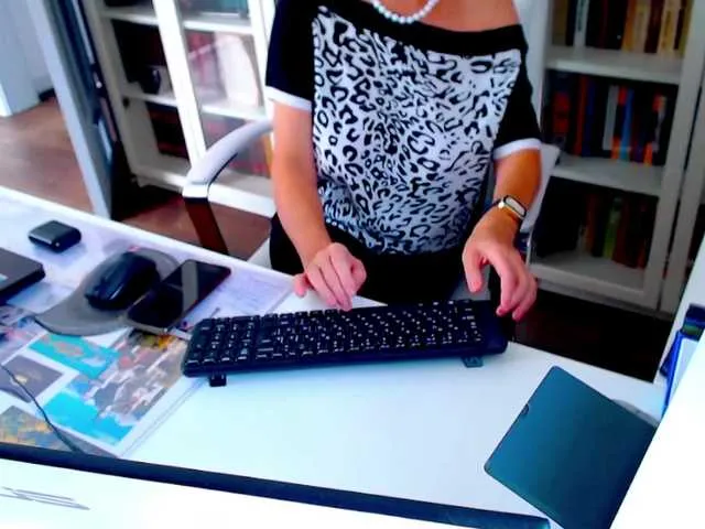 xunybany free chat on liveonude Image 15