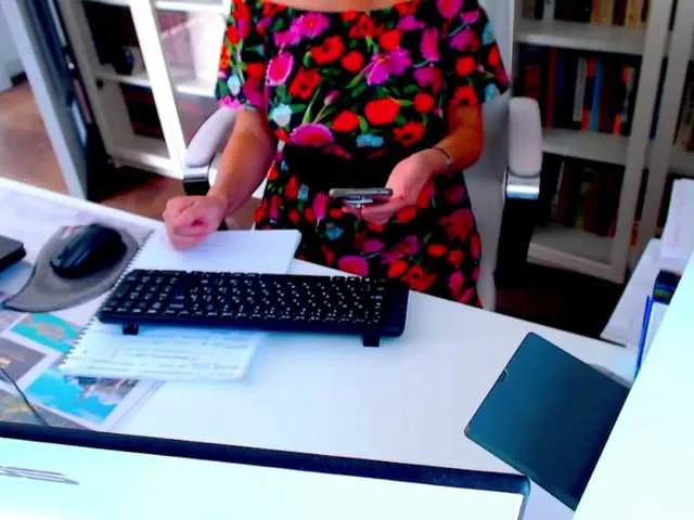 xunybany free chat on liveonude Image 16