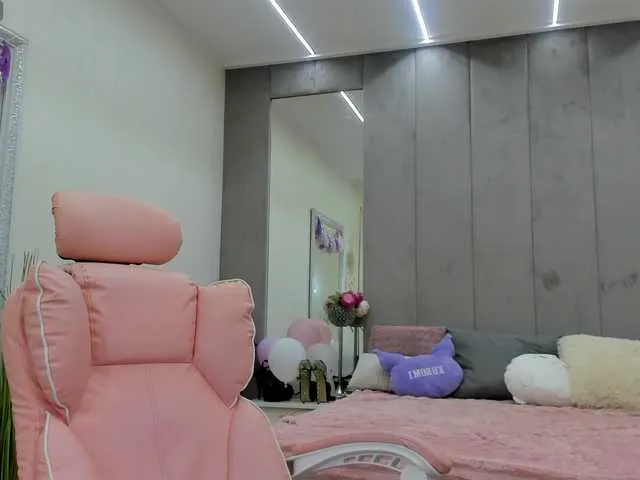 remax14 free chat on liveonude Image 19