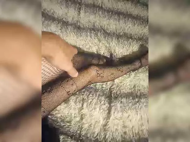 xunybany free chat on liveonude Image 2