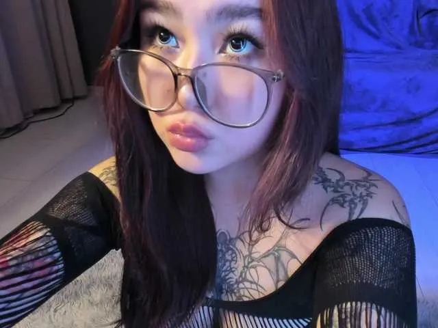 Yuriko-May free chat on liveonude