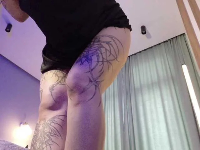 xunybany free chat on liveonude Image 3