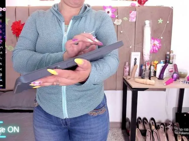 remax14 free chat on liveonude Image 12