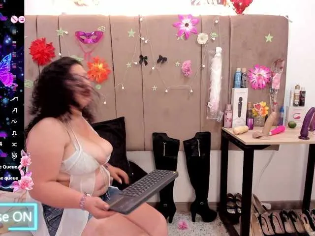 remax14 free chat on liveonude Image 3