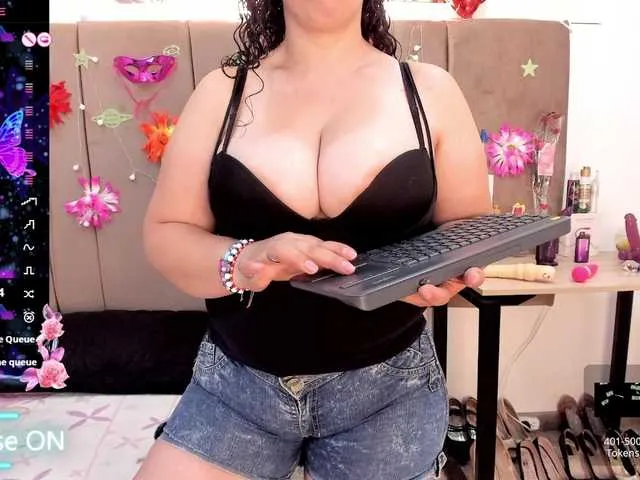 remax14 free chat on liveonude Image 6