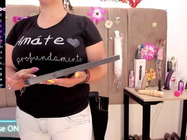 remax14 free chat on liveonude Image 8