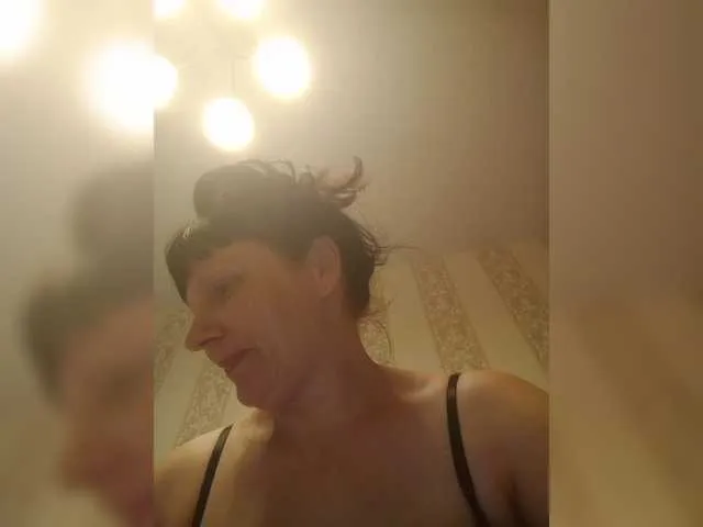 priyonti34 free chat on liveonude Image 6