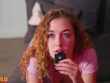 adria_ross free chat on liveonude Image 13