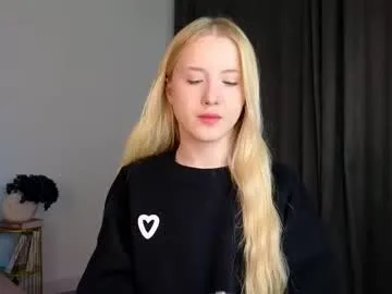 DiamondJo free chat on liveonude Image 4