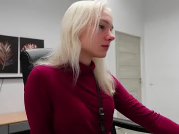 DiamondJo free chat on liveonude Image 16