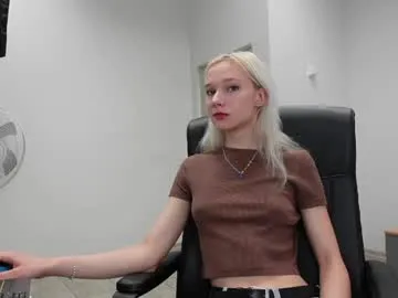 DiamondJo free chat on liveonude Image 4