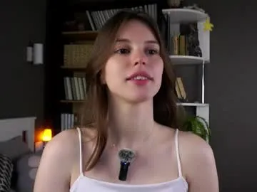 sarah_haggai free chat on liveonude Image 8