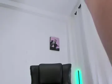 MiaLiaHot free chat on liveonude Image 7