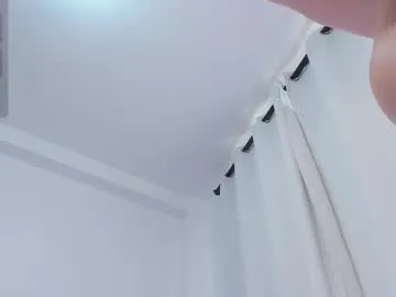 MiaLiaHot free chat on liveonude Image 8