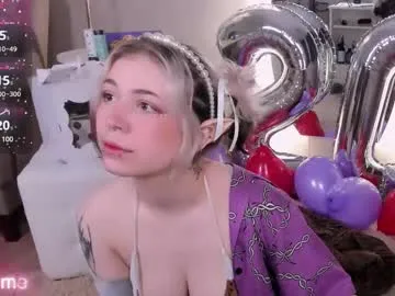 DiamondJo free chat on liveonude Image 2