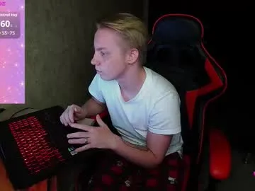 hold-me-tight free chat on liveonude Image 15