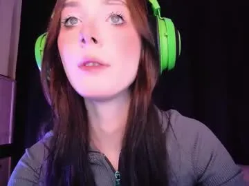 HEYBANANA free chat on liveonude Image 2