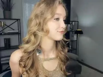 cardykambell free chat on liveonude Image 12