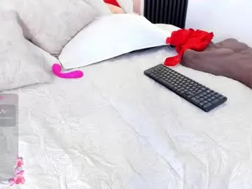 mightylaura free chat on liveonude Image 14