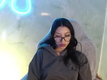 mandarinkaa free chat on liveonude Image 2