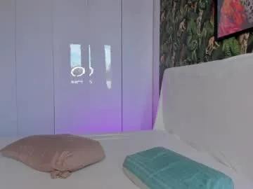 xunybany free chat on liveonude Image 12