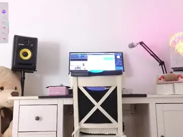 mara_summer free chat on liveonude Image 14