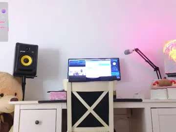 mara_summer free chat on liveonude Image 16