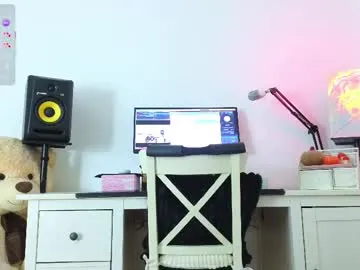 mara_summer free chat on liveonude Image 19