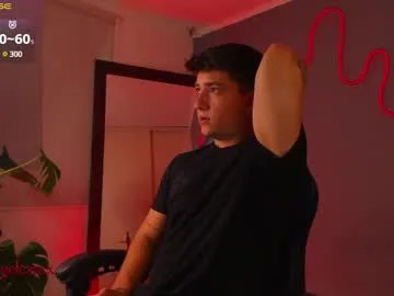 remax14 free chat on liveonude Image 5