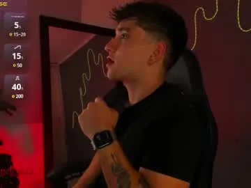 remax14 free chat on liveonude Image 6