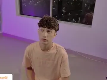 anthonny_05 free chat on liveonude