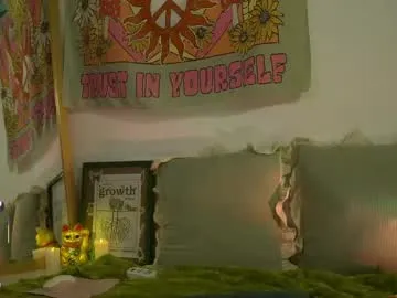 lory34 free chat on liveonude Image 19